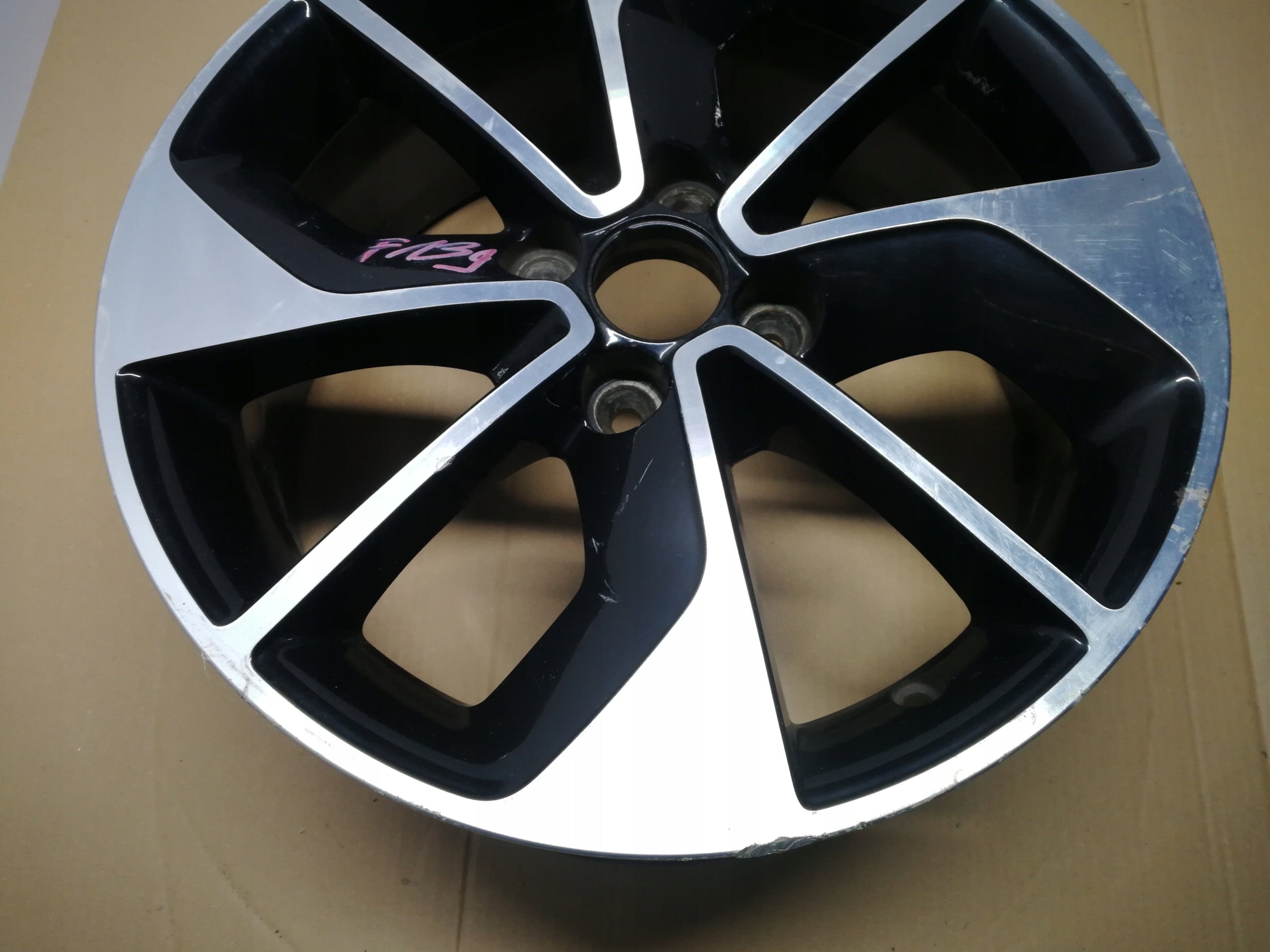 FELGA ALUMINIOWA RENAULT CLIO IV CAPTRUR 6.5