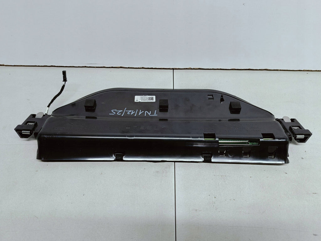 Tesla Model Y MY 20- TRZECIE ŚWIATŁO STOP KLAPY BAGAŻNIKA 1632486-00-B