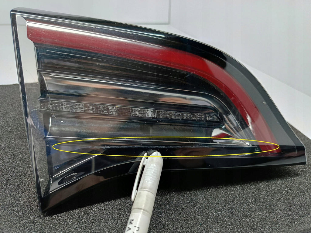 TESLA MODEL Y 20- 3 LIFT 22-KOFFERRAUMKLAPPENLEUCHTE LINKS HINTEN LED 1502088-00-B