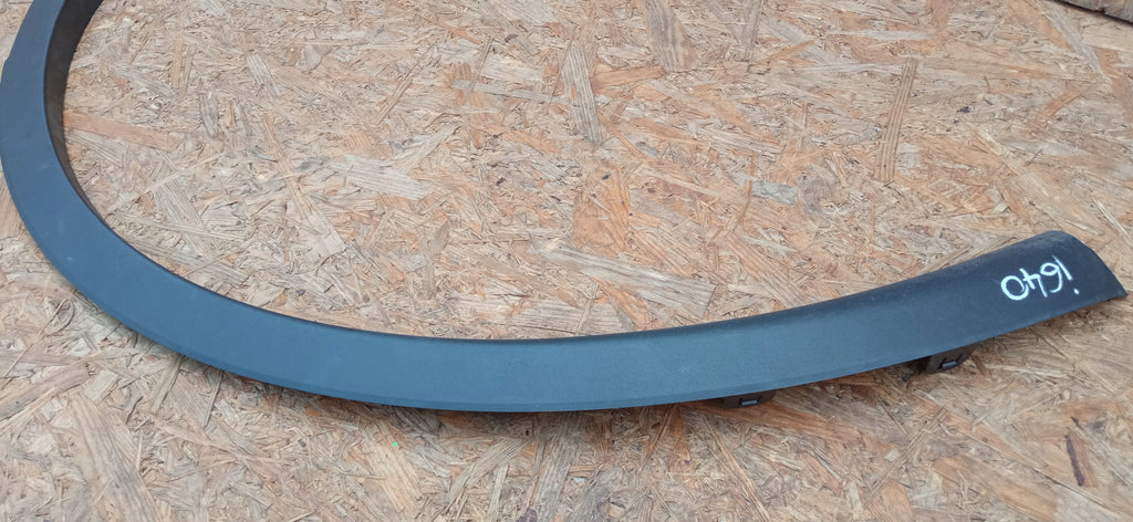 TESLA MODEL Y 22- KOTFLÜGELLEISTE HINTEN RECHTS 1683866-00-A
