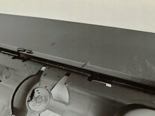Laden Sie das Bild in den Galerie-Viewer, KIA EV3 EV-3 24- TÜRVERKLEIDUNG VORNE LINKS 87723-EV000