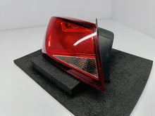 Załaduj zdjęcie do przeglądarki galerii, SEAT LEON III 5F1 13- LAMPA LEWY TYŁ LEWA TYLNA EU OE 5F0945095D