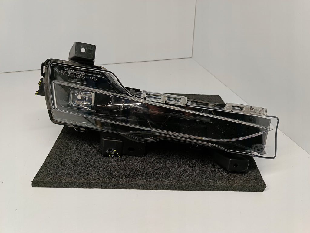 TESLA MODEL Y MY 20-HALOGEN TAGFAHRLICHT RECHTS NEBELSCHEINWERFER LED 1507933-00-C