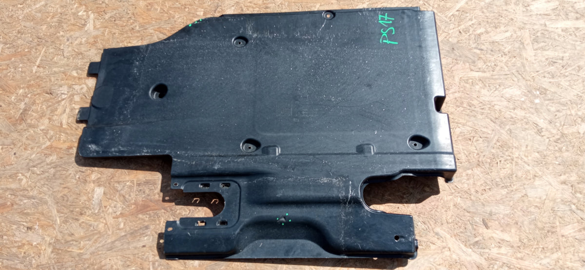 Passat B8 Superb III 15- Plate Protective Right Cover Podwozia 3Q0825102F — photo 2 of 8