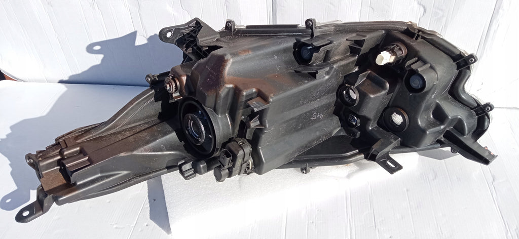 TOYOTA YARIS IV 4 19- LAMPA REFLEKTOR PRAWY PRZÓD SOCZEWKA KOITO K0-6 EU