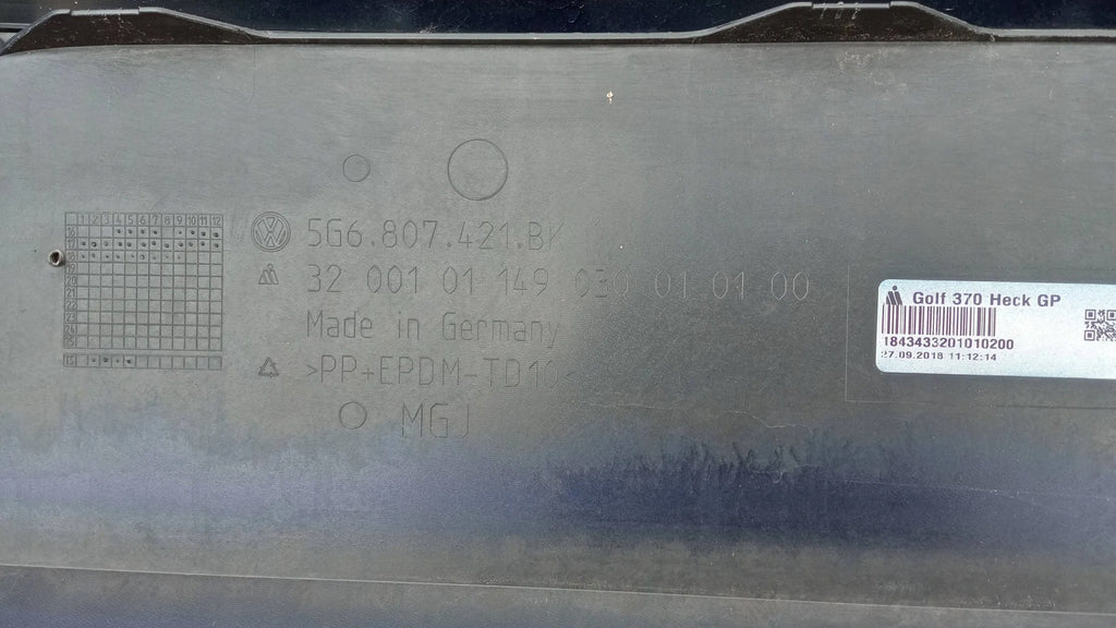 VW GOLF VII 7 16- ZDERZAK TYLNY PDC