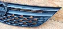 Load image into Gallery viewer, OPEL ASTRA K V 15- ATRAPA KRATKA GRILL ZDERZAKA PRZEDNIEGO BLACK 13423640