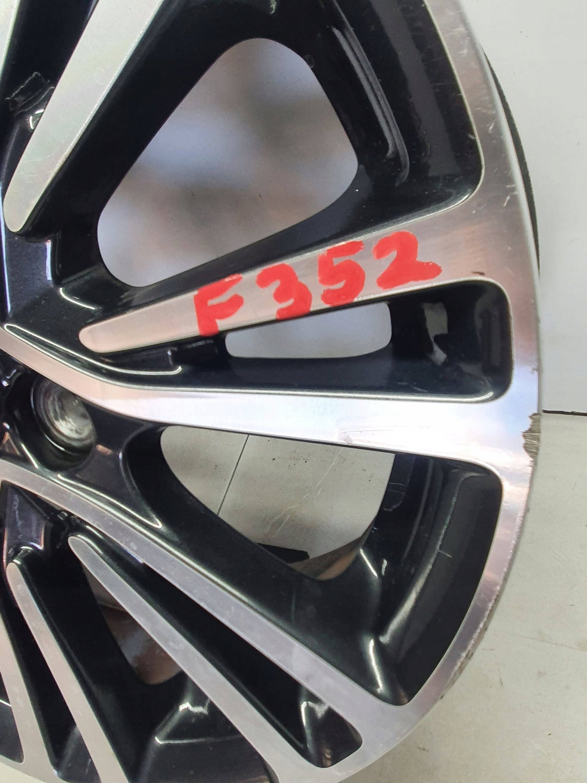 Mitsubishi Space Star Felga Aluminiowa 15 Cali 5x15 ET46 4x100 4250D418 — zdjęcie 6 z 16