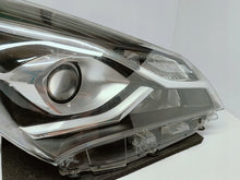 Załaduj zdjęcie do przeglądarki galerii, TOYOTA YARIS III LIFT 17- LAMPA PRAWA PRZÓD PRZEDNIA KOITO OD-197