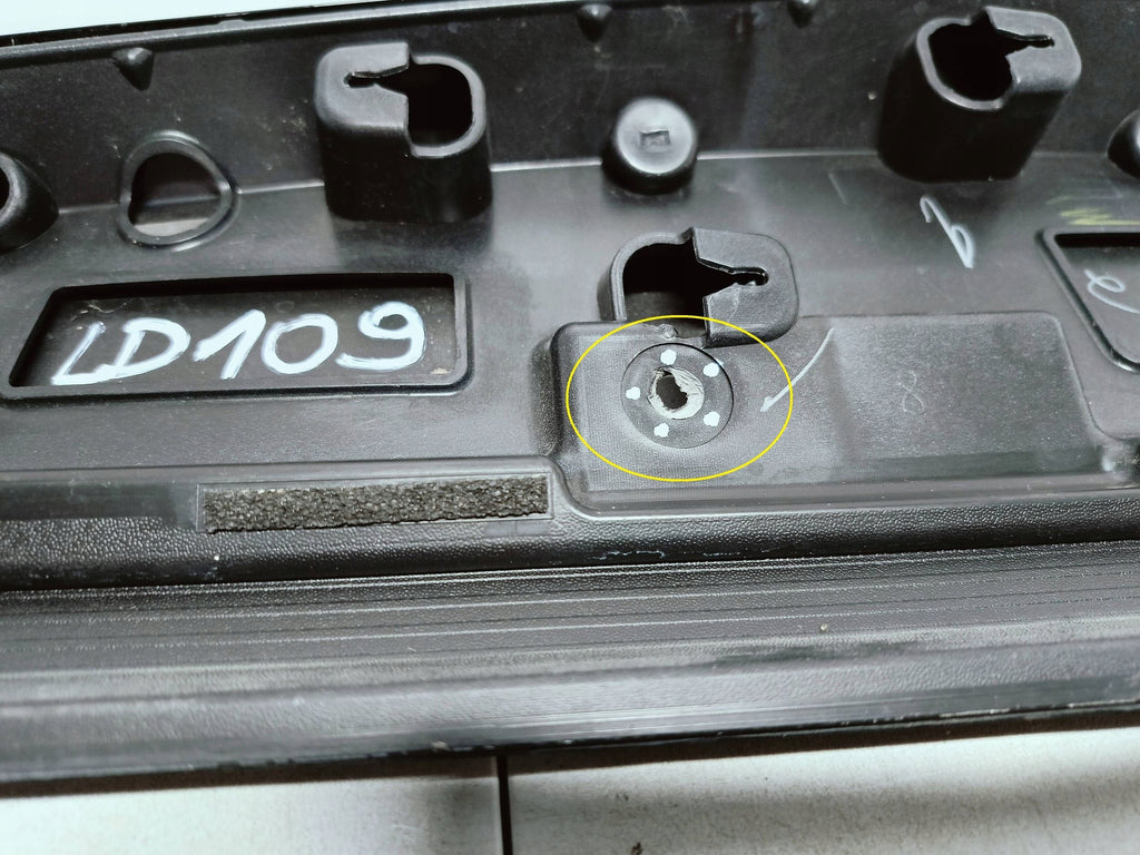 Nissan Ariya FE0 20- LISTWA NAKŁADKA DRZWI LEWY TYŁ LEWA TYLNA 82871-5MP5A