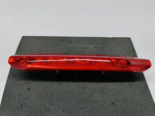 Załaduj zdjęcie do przeglądarki galerii, PEUGEOT 208 I 12- LAMPA ŚWIATŁO HAMOWANIA TRZECI STOP NOWA 9674309080