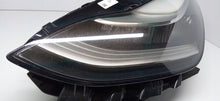 Laden Sie das Bild in den Galerie-Viewer, TESLA MODEL 3 III 17- SCHEINWERFER LINKS VORNE FULL LED 1077375-00-C
