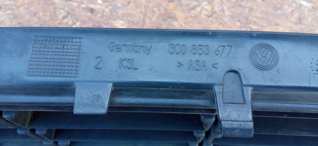 VOLKSWAGEN PASSAT B6 05- ATRAPA KRATKA GRILL ZDERZAKA PRZEDNIEGO 3C0853677