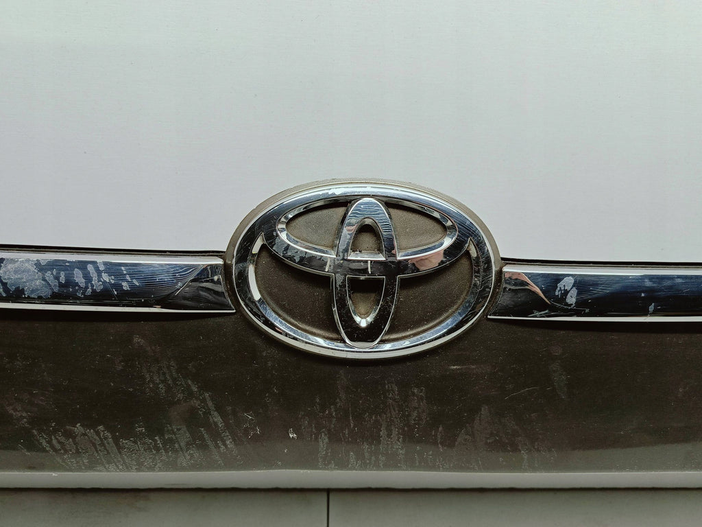 Toyota Avensis T27 LIFT 15- ZIERLEISTE HECKKLAPPE HINTEN 76811-05140