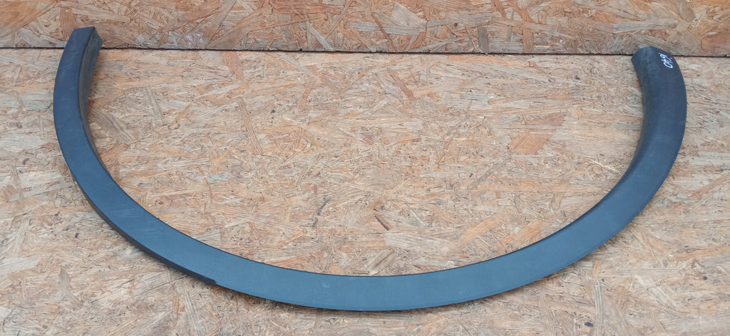 TESLA MODEL Y 22- KOTFLÜGELLEISTE HINTEN RECHTS 1683866-00-A