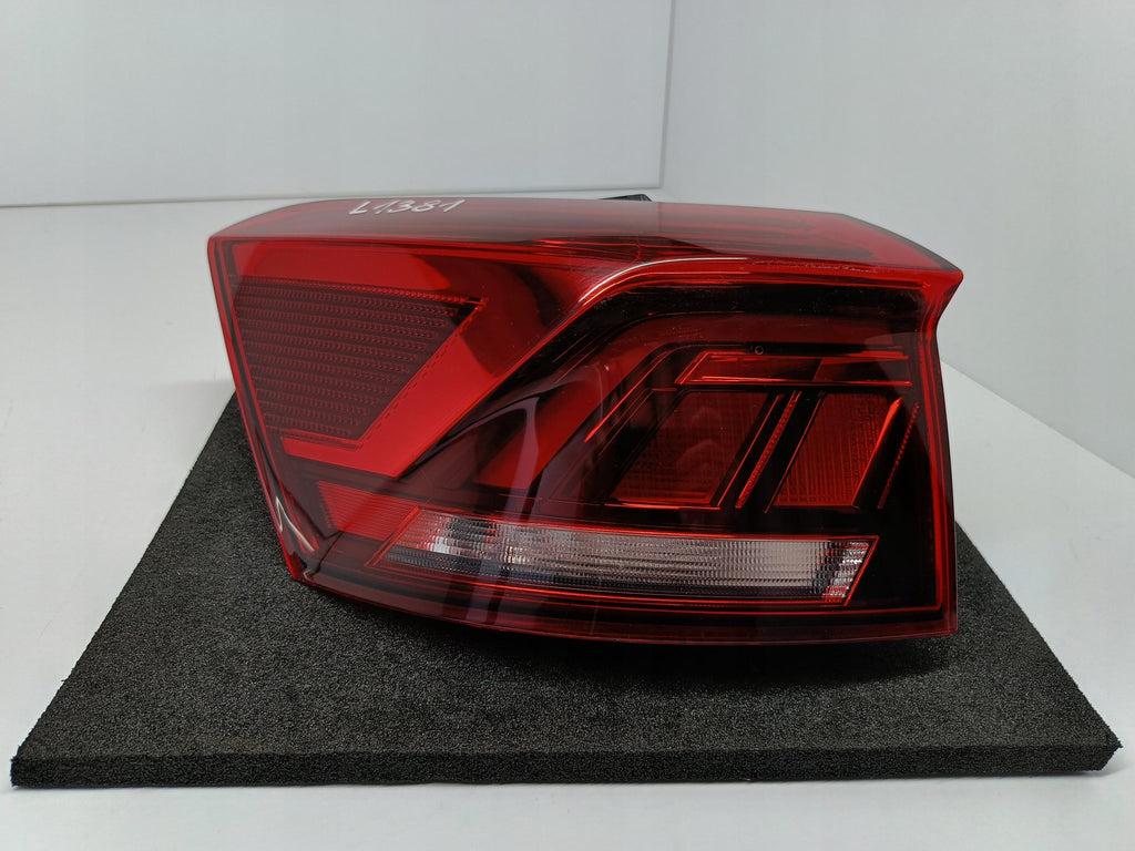 VOLKSWAGEN T-ROC 17- RÜCKLEUCHTE LINKS HINTEN LED 2GA945095A