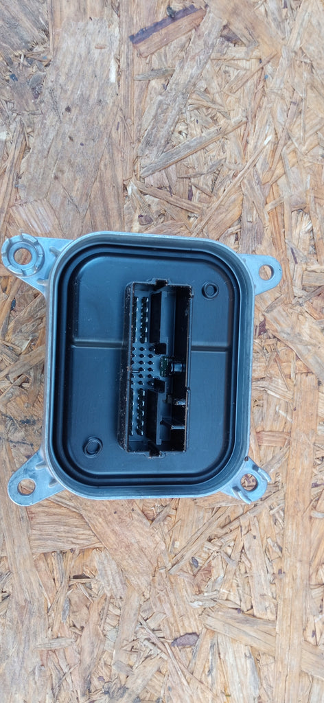 TESLA MODEL 3 18- Y LIFT LED SCHEINWERFER KONVERTER VORNE 1532925-09-E