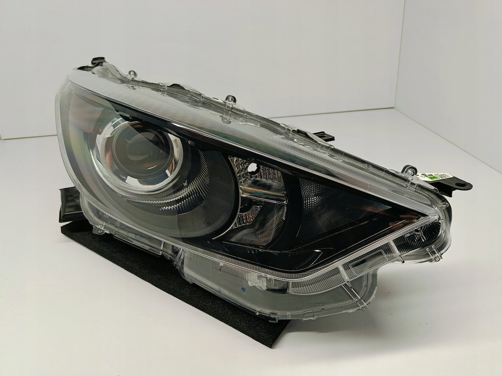 TOYOTA YARIS IV 4 P21 19-LAMPA REFLEKTOR PRAWY PRZÓD SOCZEWKA KOITO K0-6 EU