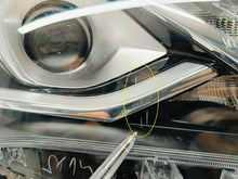 Laden Sie das Bild in den Galerie-Viewer, TOYOTA YARIS III FACELIFT 17- SCHEINWERFER RECHTS VORNE KOITO OD-197