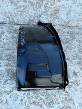 Laden Sie das Bild in den Galerie-Viewer, TESLA MODEL Y 20- BLACHA PANEL NADKOLA LEWY TYŁ NADKOLE LEWE 1487845-SC-A