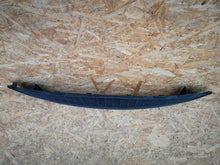 Laden Sie das Bild in den Galerie-Viewer, MINI COOPER S R56 R57 06- ATTRAPPE GRILL UNTEN STOSSSTANGE VORNE 2751286
