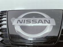 Load image into Gallery viewer, Nissan Qashqai II J11 LIFT 17- ATRAPA GRILL ZDERZAKA PRZEDNIEGO 62310HV00A