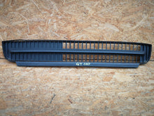 Load image into Gallery viewer, SKODA CITIGO 11- ATRAPA GRILL KRATKA DOLNA ZDERZAKA PRZEDNIEGO 1ST853677B