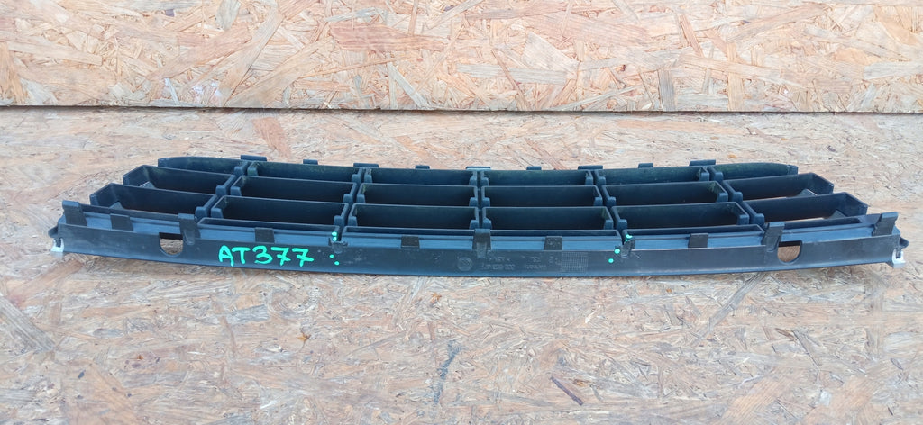 VOLKSWAGEN PASSAT B6 05- ATRAPA KRATKA GRILL ZDERZAKA PRZEDNIEGO 3C0853677