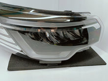 Laden Sie das Bild in den Galerie-Viewer, RENAULT TRAFIC III LIFT 4 21- RECHTER SCHEINWERFER LED PURE VISION 260102899R