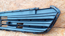 Laden Sie das Bild in den Galerie-Viewer, PEUGEOT 108 14- KÜHLERGRILL