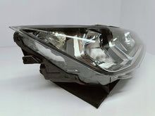 Laden Sie das Bild in den Galerie-Viewer, Seat Ibiza V ARONA 17- LAMPA PRAWA PRZÓD ZWYKŁA H7 EU 6F1941006B