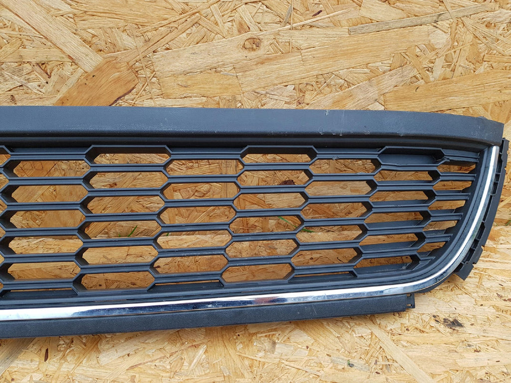VOLKSWAGEN POLO 6R0 09- ATRAPA KRATKA GRILL ZDERZAKA PRZÓD CHROM 6R0853667B