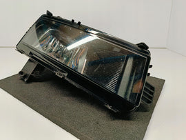 VOLKSWAGEN TOURAN II 15- REFLEKTOR HALOGEN PRZECIWMGŁOWY PRAWY 5TA941662A
