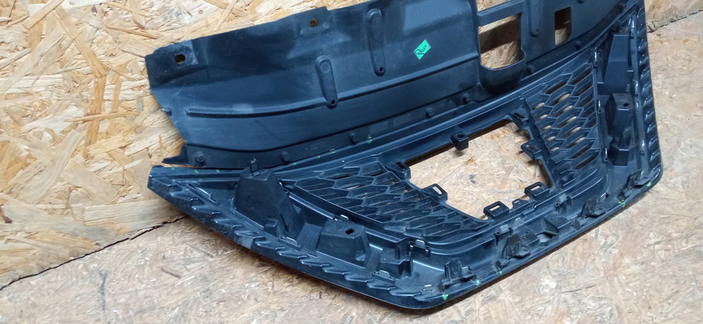 NISSAN QASHQAI II J11 LIFT 17- ATRAPA GRILL ZDERZAKA PRZEDNIEGO 62310HV00A