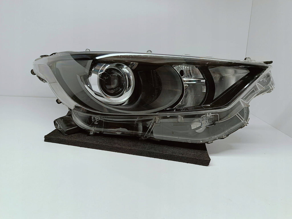 TOYOTA YARIS IV 4 P21 19-LAMPA REFLEKTOR PRAWY PRZÓD SOCZEWKA KOITO K0-6 EU