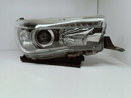 TOYOTA HILUX VIII 8 15-LAMPA REFLEKTOR PRAWY PRZÓD SOCZEWKA LED KOITO 0K-56