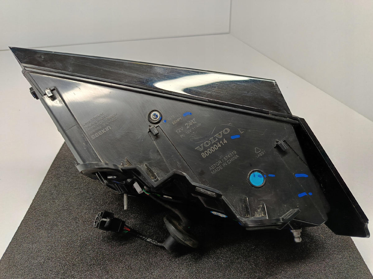 Volvo EX30 Ex-30 23- Lampa Górna Lewy Tył Lewa Tylna LED 80000414 — zdjęcie 10 z 13
