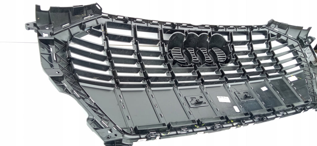 AUDI Q3 II 83A 18- KÜHLERGRILL STOSSSTANGE VORNE 83A853651E