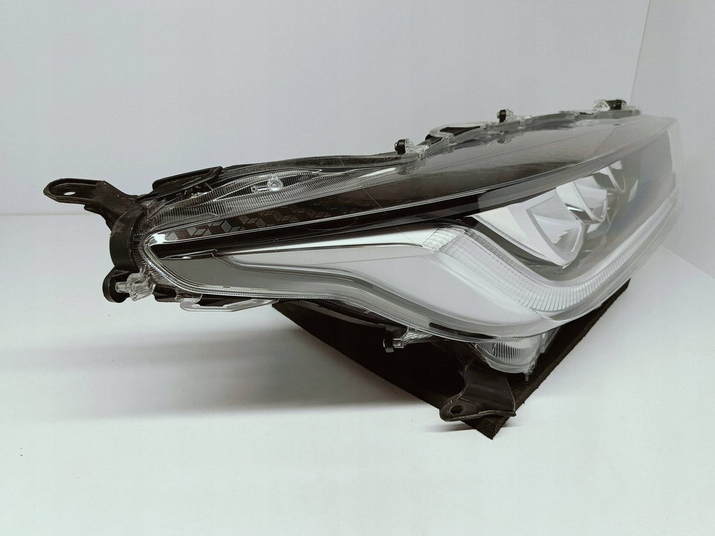 Toyota Yaris IV 4 XP21 19- LAMPA PRAWA PRZÓD PRZEDNIA FULL LED KOITO K0-8