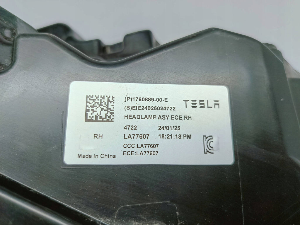 TESLA MODEL 3 LIFT HIGHLAND 24- LAMPA PRAWA PRZÓD FULL LED EU 1760889-00-E