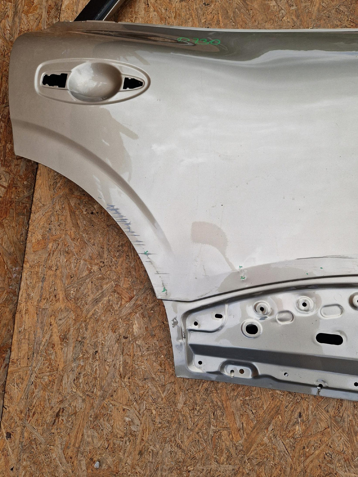 Renult Kadjar 15- Rear Right Door Rear 821525757R — photo 16 of 16