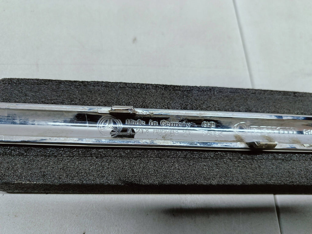 Mercedes-Benz E W213 16- LISTWA OZDOBNA CHROM ZDERZAKA TYŁ A2138850321
