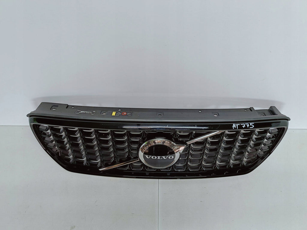 VOLVO XC40 LIFT R-DESIGN 22- ATRAPA GRILL KRATKA ZDERZAKA PRZÓD 32291466