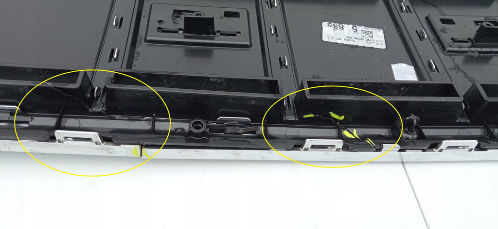 AUDI Q3 II 83A 18- KÜHLERGRILL STOSSSTANGE VORNE 83A853651E