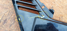 Load image into Gallery viewer, NISSAN QASHQAI II J11 LIFT 17- LISTWA ATRAPA NAKŁADKA ZDERZAKA 62070HV01A