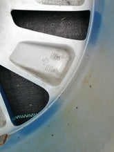 Laden Sie das Bild in den Galerie-Viewer, RENAULT CLIO FELGE 403007138R 4X100 ET44 7.0X17