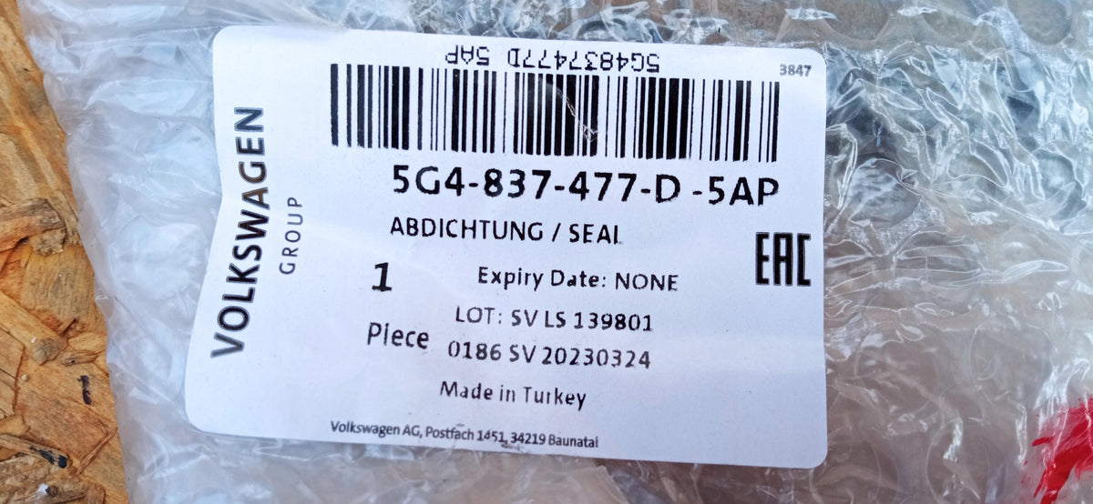 VW Golf VII 7 13- 5D Trim Strip Zgarniająca Front Left Door New 5G4837477 — photo 3 of 7