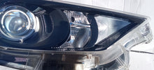 Załaduj zdjęcie do przeglądarki galerii, TOYOTA YARIS IV 4 19- LAMPA REFLEKTOR PRAWY PRZÓD SOCZEWKA KOITO K0-6 EU