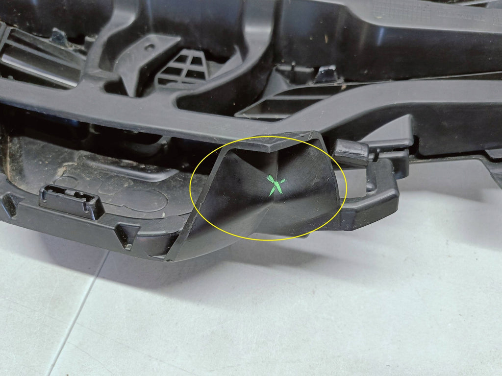 Renault Clio IV 4 12- ATRAPA GRILL KRATKA ZDERZAKA PRZÓD 622563184R
