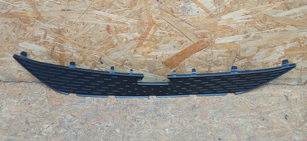 PEUGEOT 2008 P24 19- ATRAPA ZAŚLEPKA GRILL ZDERZAKA PRZEDNIEGO 9833167980